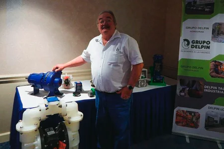 Capacitaciones externas locales y en el extranjero Capacitaciones externas locales y en el extranjero