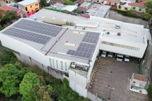 Paneles solares en nuestras instalaciones en El Salvador